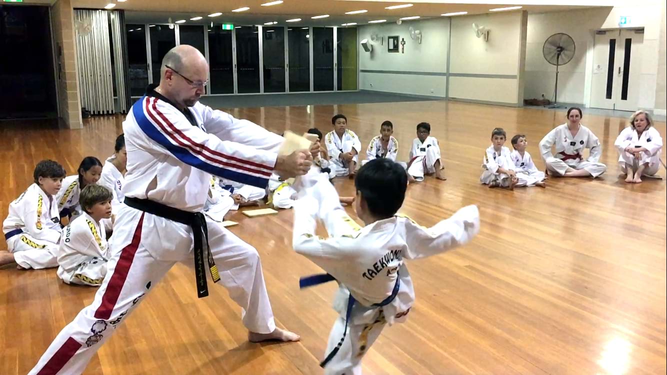 Sam Yang - 360 Round Kick